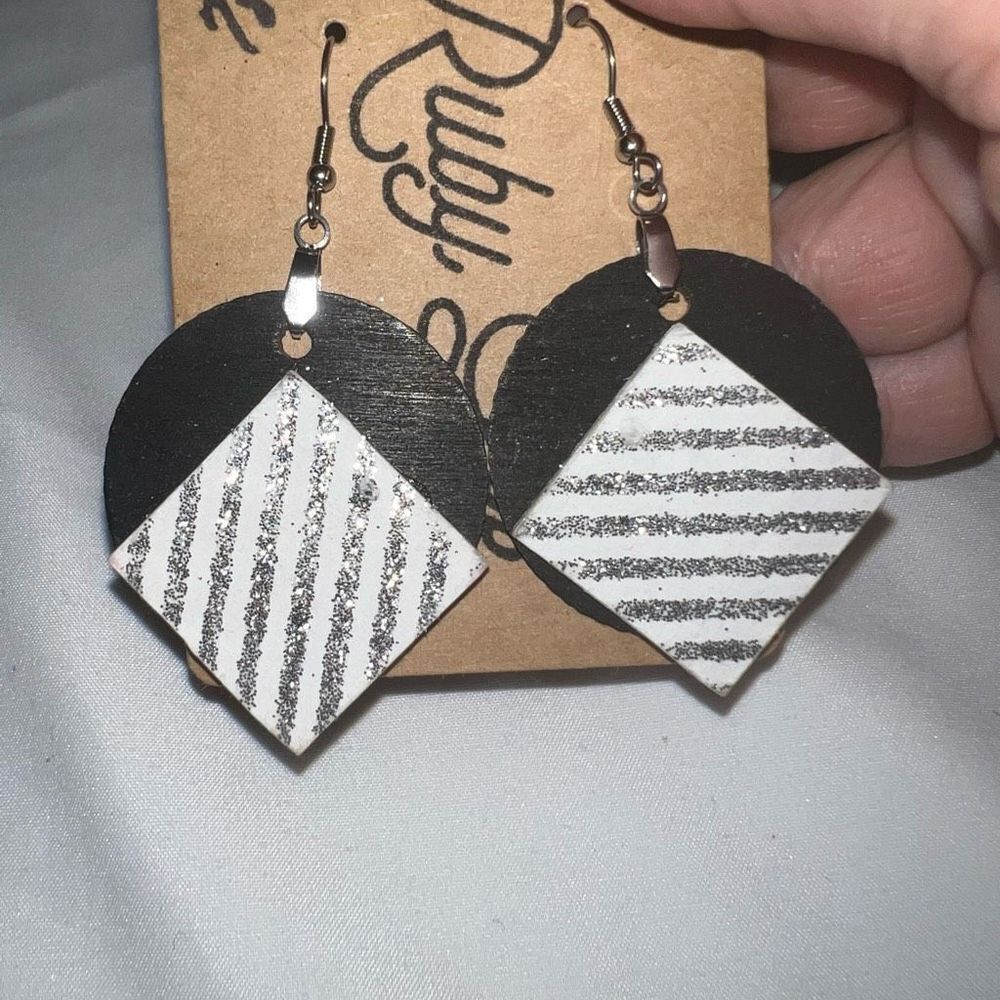 Ruby Lee Handmade Geometric Earrings - Picture 3 of 8